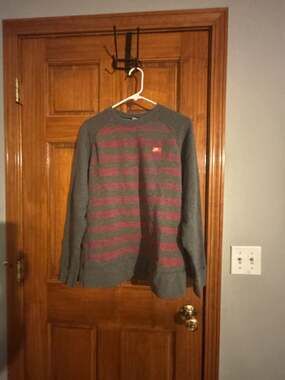 Nike Men's Gray and Red Striped Crew Neck Sweatshirt, Size Large